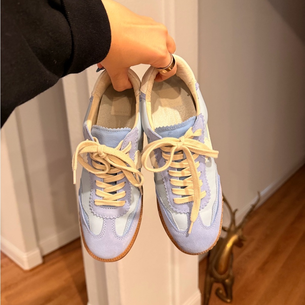 DOLCE VITA BLUE NOTICE SNEAKERS SIZE 7.5